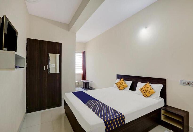 Трехместный Номер Классика, Spot On Capital Inn Hotel Rooms