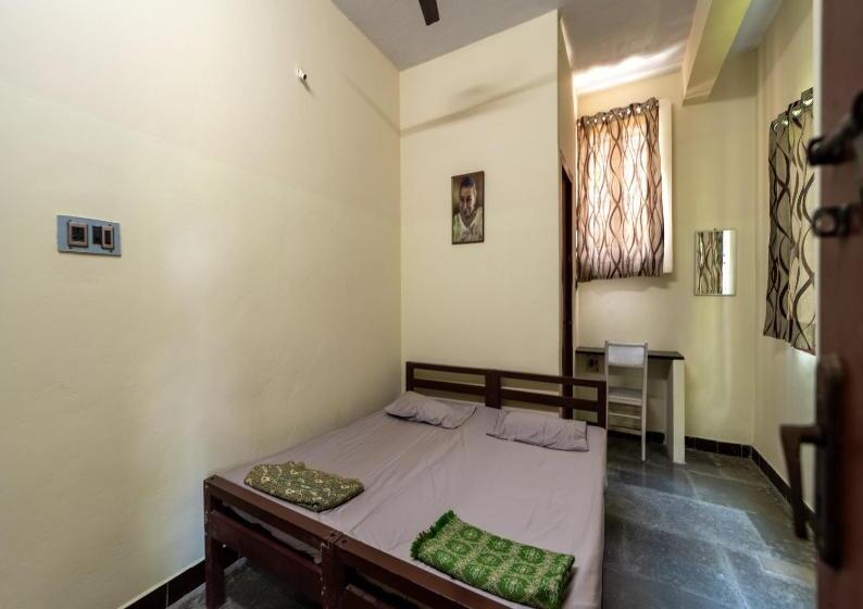 غرفة قياسية مطلّة علي الحديقة, Sacar Guest House