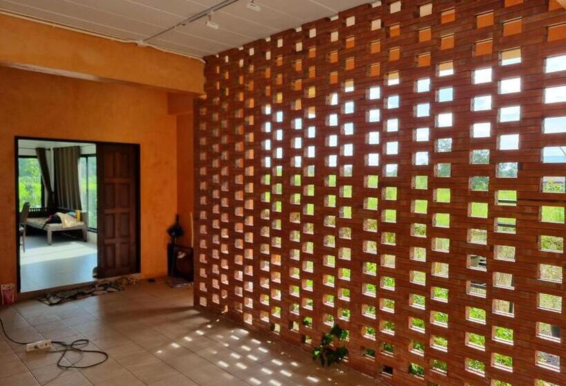 Номер Стандарт с Балконом, Baanbaan Homestay
