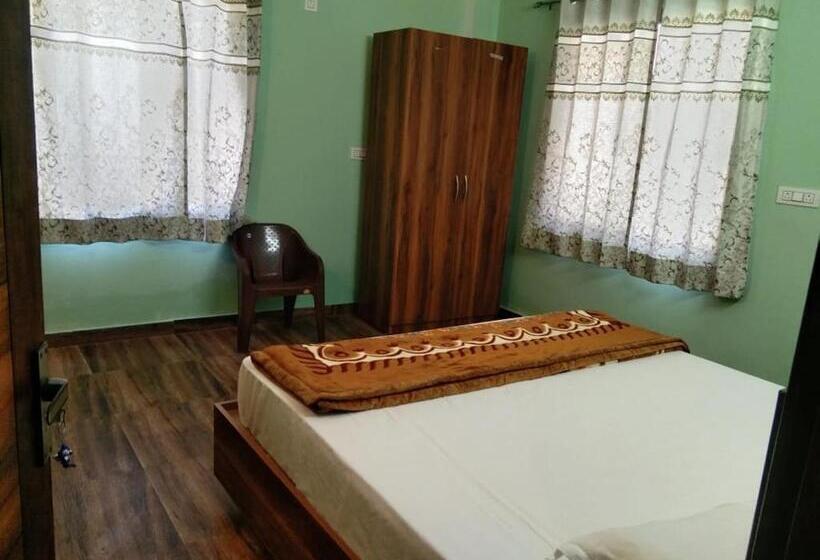 발코니 디럭스 룸, Crescent Moon Homestay