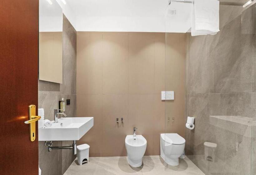 スタンダードトリプルルーム, Easy Stay Terni