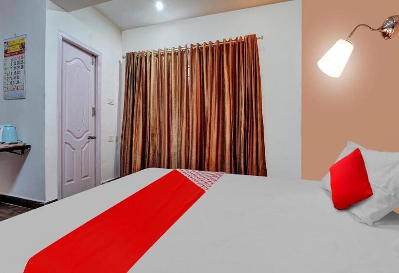 标准间, Collection O Amaran Shola Nest