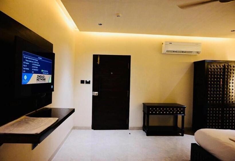 اتاق اجرایی, The Q