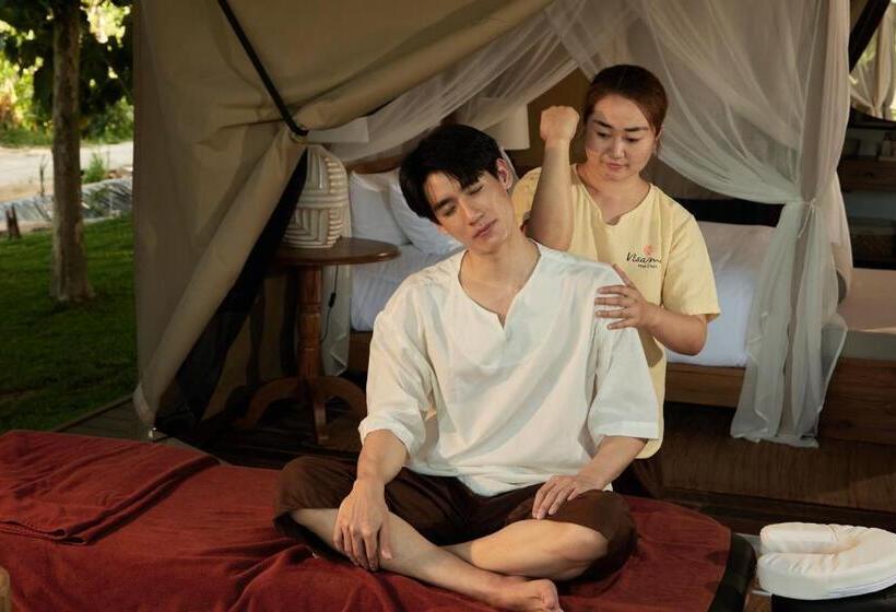 Family Suite, Visama Mae Chan