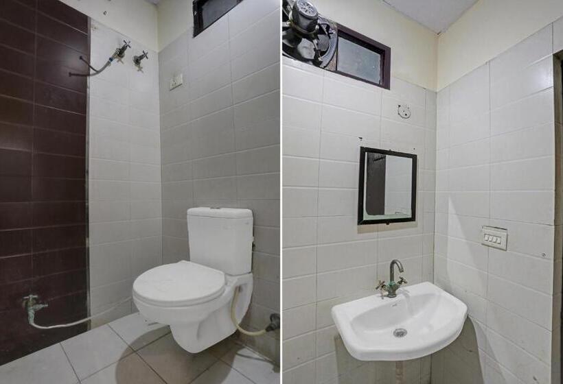 Трехместный Номер Классика, Oyo Flagship 81144 Hotel Maharaja
