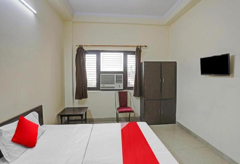 Трехместный Номер Классика, Oyo Flagship 81144 Hotel Maharaja
