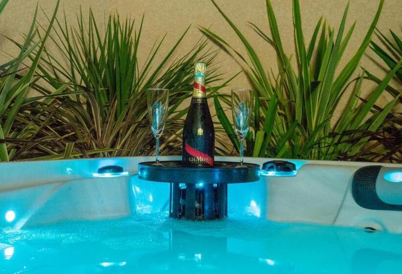 Стандартный Номер Кровать Кинг, Le Petit Paradis