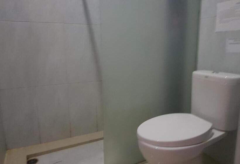 带大床的标准间, Capital O 93263 Linge Land