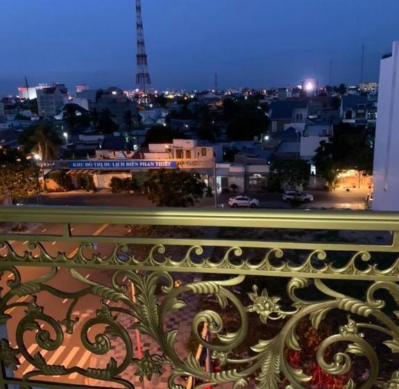 اتاق استاندارد چهارنفره با بالکن, Ha Anh Phan Thiết