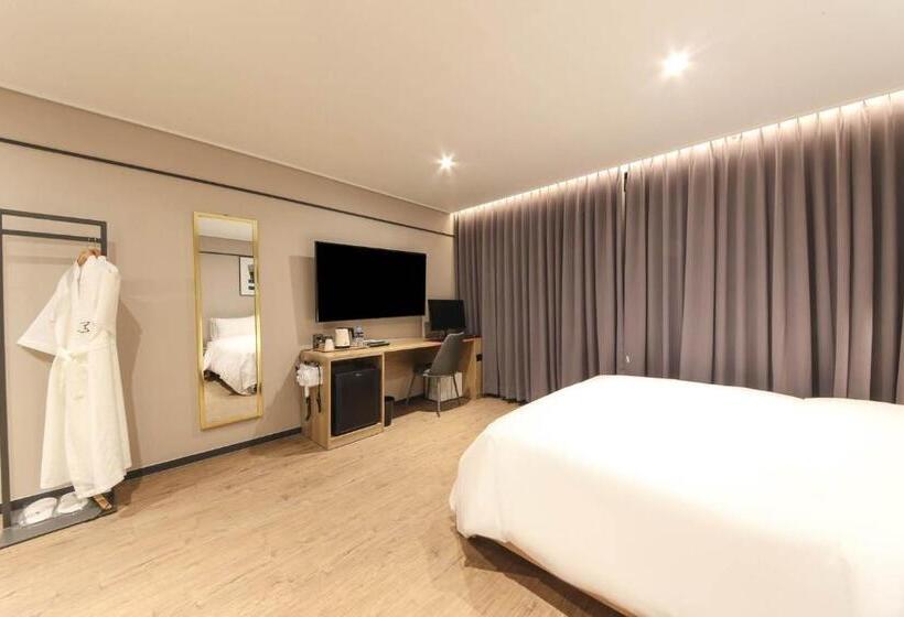 디럭스 룸, Hound Hotel Sasang