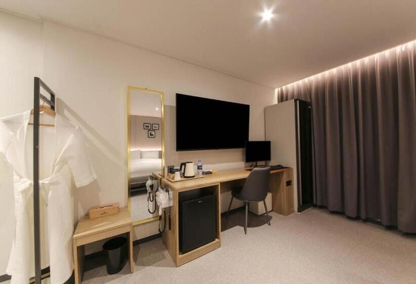 스위트, Hound Hotel Sasang