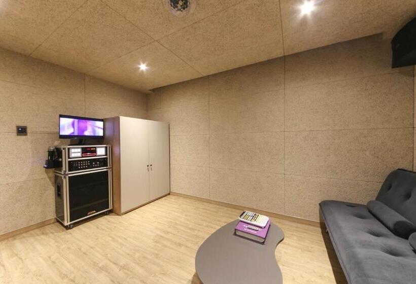 패밀리 스위트, Hound Hotel Sasang