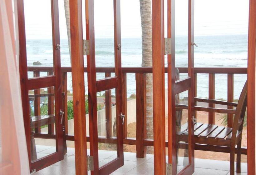 豪华海景房带阳台, Savenrose Beach Villa
