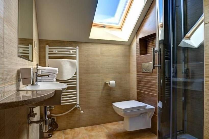 Номер Стандарт, 77 Restauracja Spa