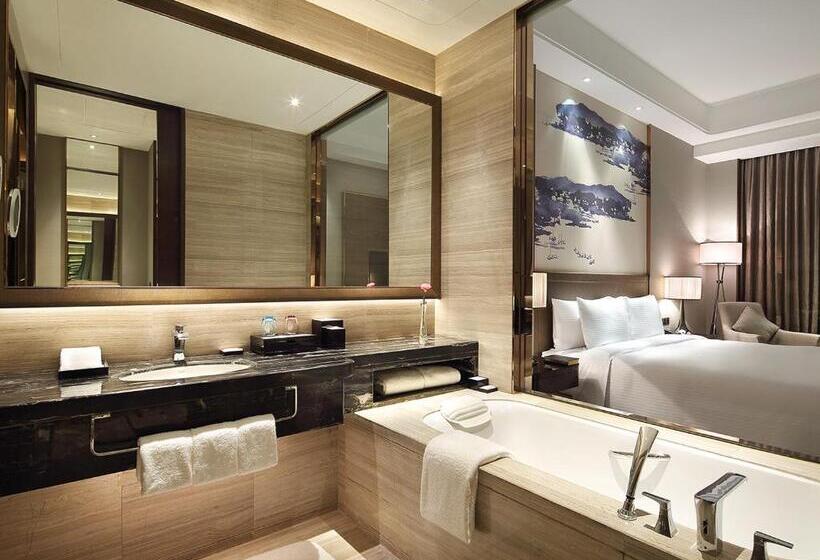 Номер Superior, Wanda Realm Neijiang