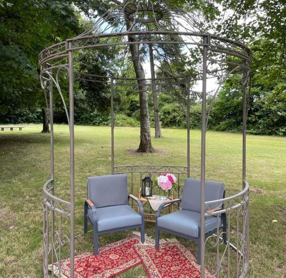 Номер Стандарт Вид на Сад, Suite Romantique Au Château
