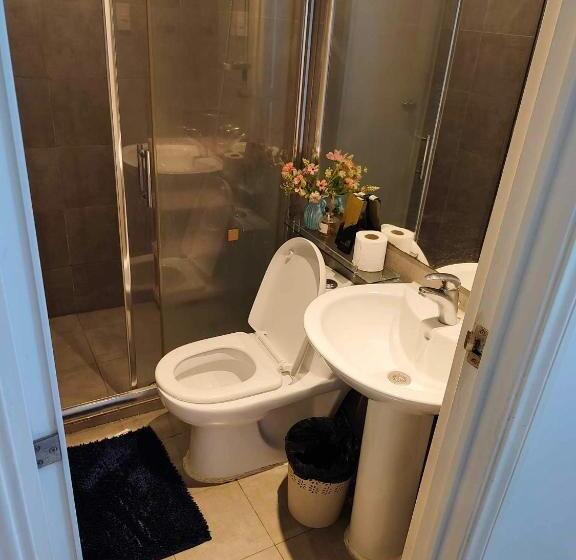 استودیوی استاندارد, The Gramercy Makati