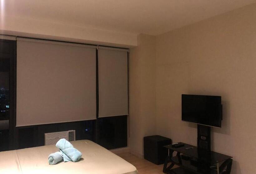 استودیوی استاندارد, The Gramercy Makati