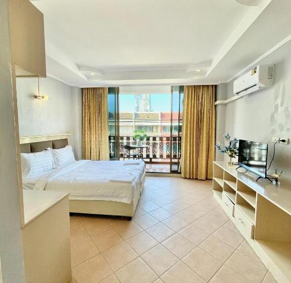 Номер Стандарт с Балконом, Nona Pattaya