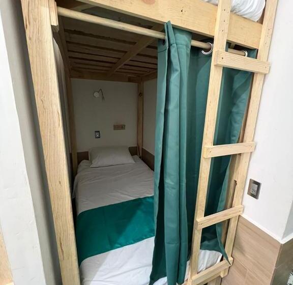 ルームシェアのワンベッド, Hostal Doña Cuca