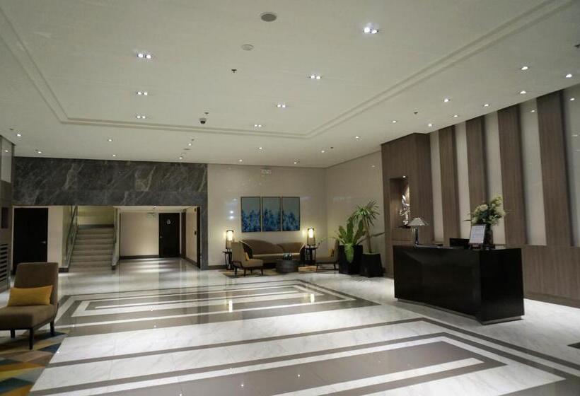 استودیو استاندارد با چشم‌انداز باغ, Eighty One Building C53j Condotel