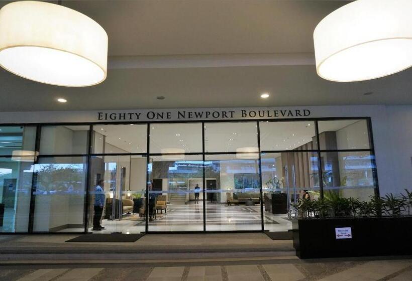 استودیو استاندارد با چشم‌انداز باغ, Eighty One Building C53j Condotel