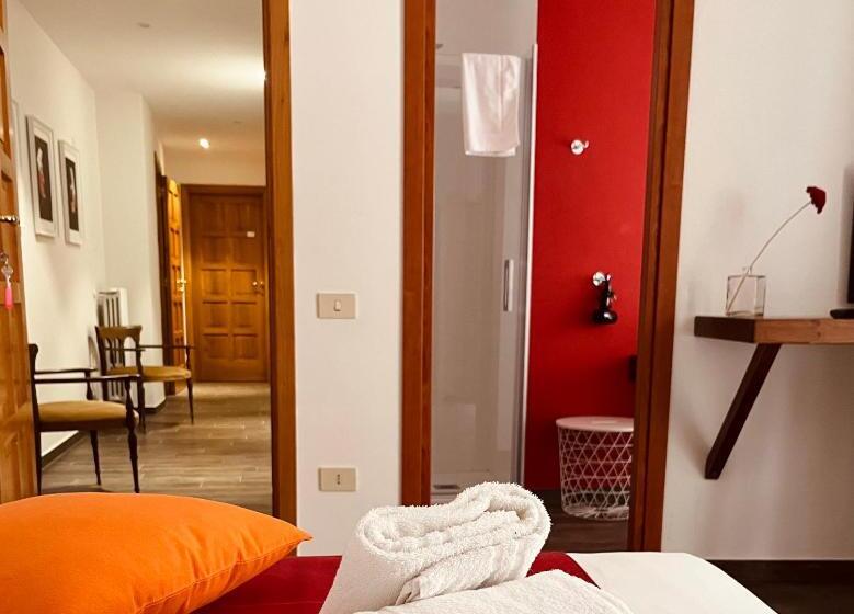 Номер Стандарт с Балконом, Carrales Guest House
