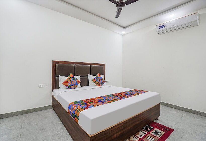Номер Deluxe, Fabhotel Akash Inn