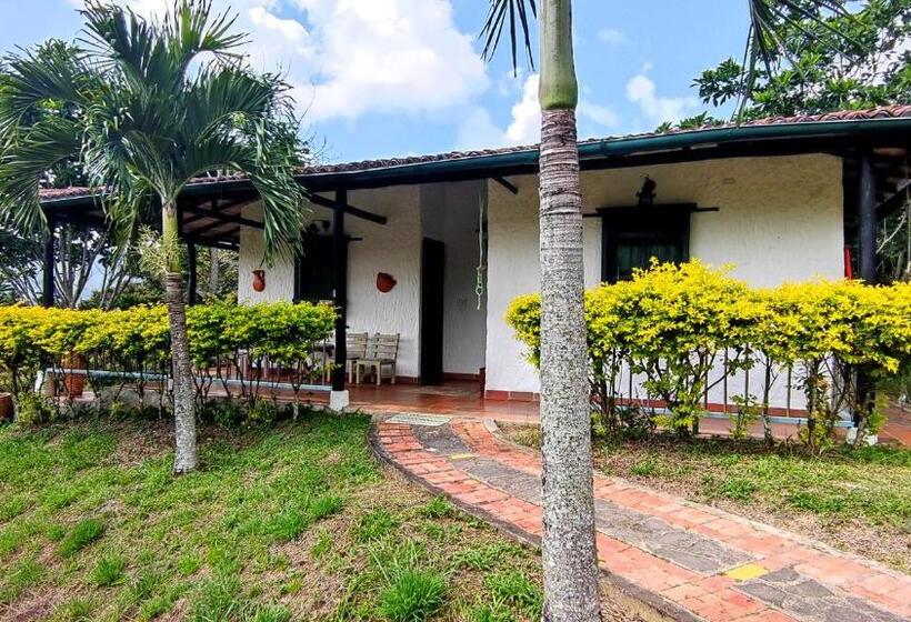 Хижина, Santa Lucia Estancia Rural
