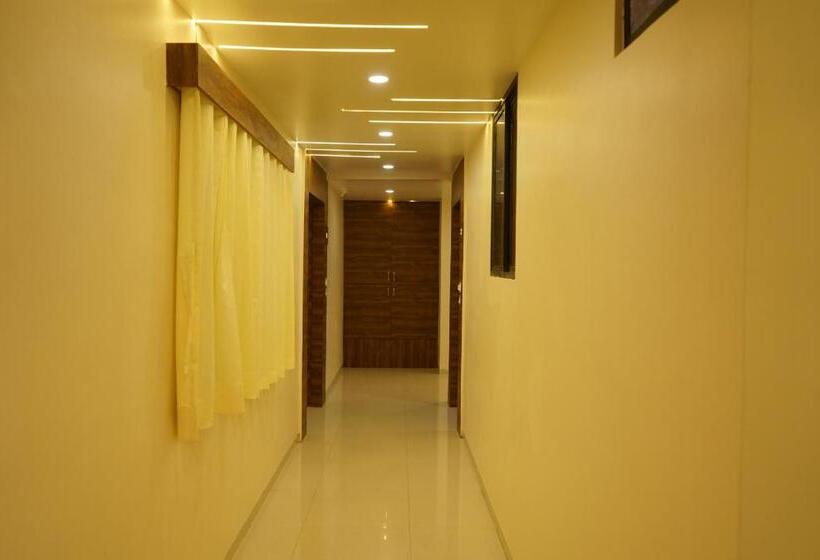 家庭套房, Metro Inn