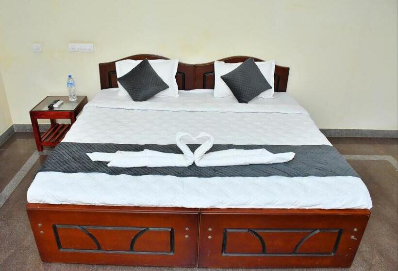 اتاق لوکس, Revive Inn Pondy   Rooms & Villa