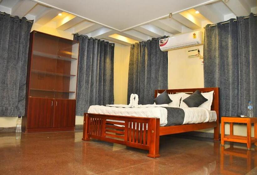 اتاق لوکس, Revive Inn Pondy   Rooms & Villa