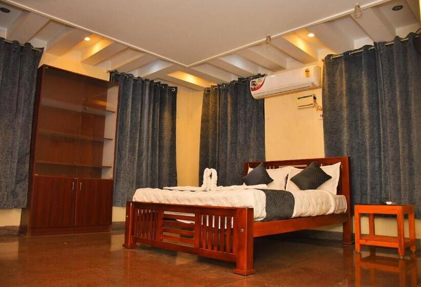 اتاق لوکس, Revive Inn Pondy   Rooms & Villa