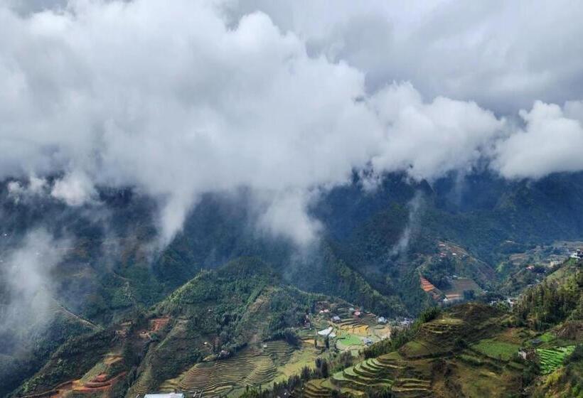 سوئیت جونیور با چشم‌انداز کوهستان, Sapa View Spring Garden