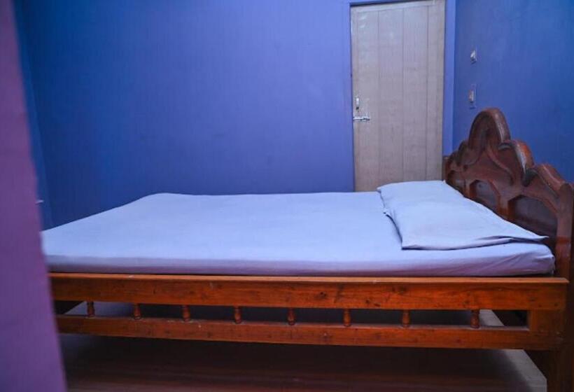 Номер Deluxe, Sailabala Guest House Bhadrak