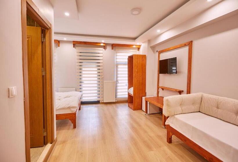 Номер Deluxe с Балконом, Sabina Hotel Near Grand Bazaar, City Center
