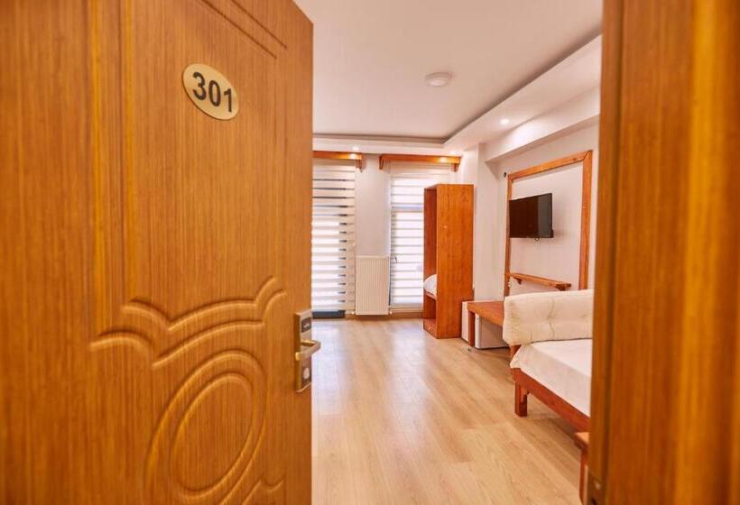 Номер Deluxe с Балконом, Sabina Hotel Near Grand Bazaar, City Center