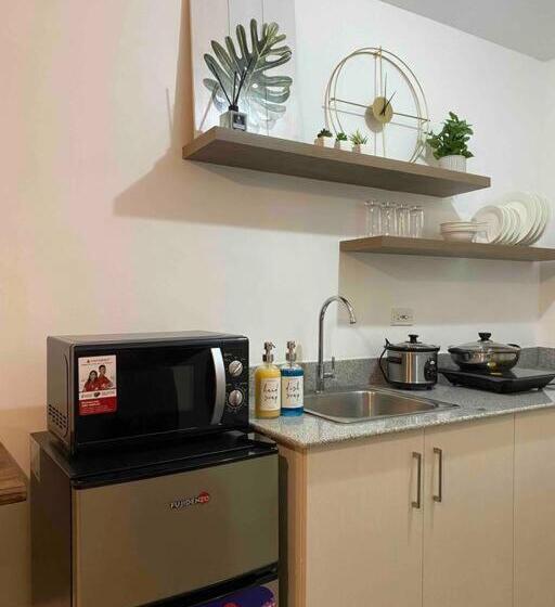 استودیو استاندارد با بالکن, Corner Suite At Cool Suites