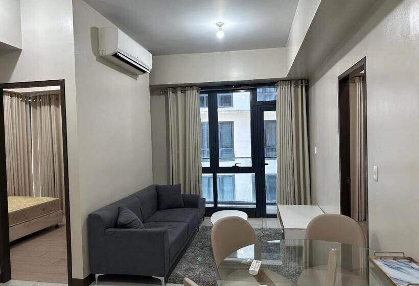 آپارتمان 2 خوابه, Family Home In The Florence Mckinley Hill Taguig