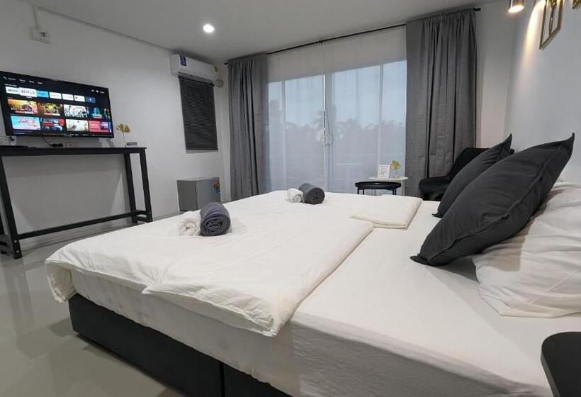 Номер Стандарт с Балконом, Chu Cha S Rooms