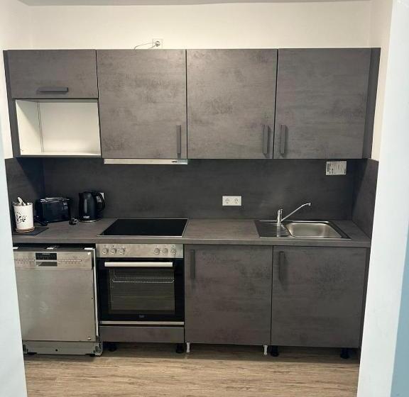 Номер Стандарт, Neckar Apart