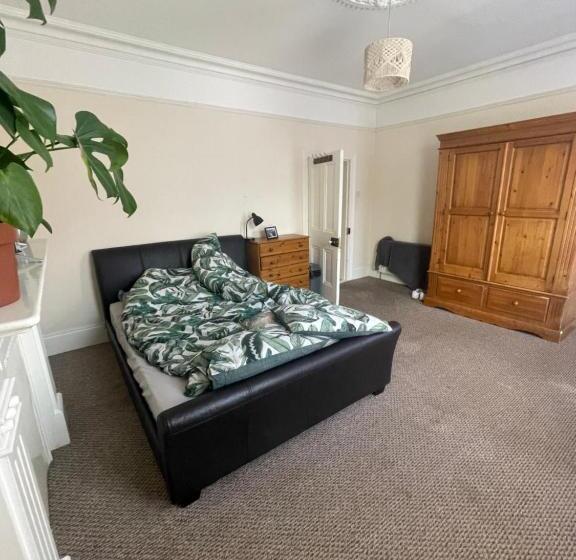 חדר סטנדרט עם מיטת קינג, House In Antrim Road