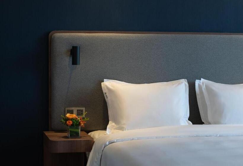 带大床的标准间, Holiday Inn Express Weifang City Center, An Ihg