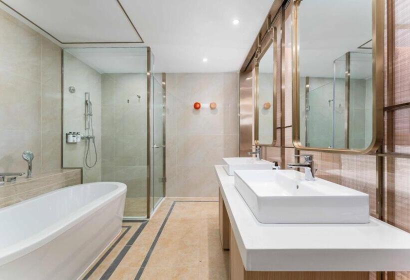 Люкс Кровать Кинг, Holiday Inn Express Weifang City Center, An Ihg