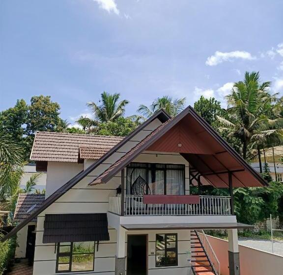 Семейный Номер, Stayberries Hornbill Villa Athirappilly