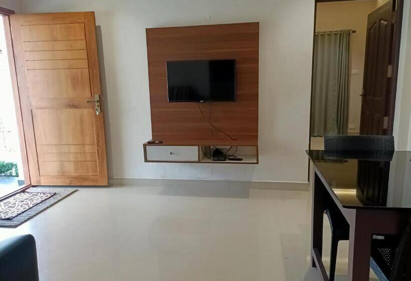 Семейное Бунгало, Stayberries Hornbill Villa Athirappilly