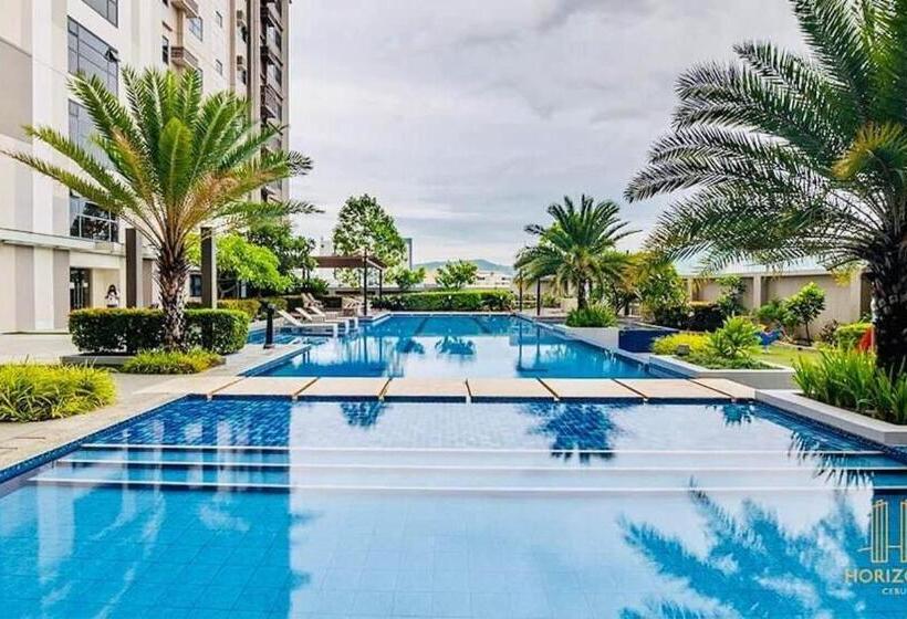 디럭스 스튜디오, Young S Haven  Horizons 101 Condominium