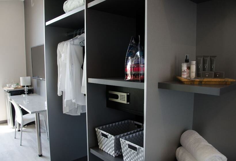 غرفة تنفيذية, Chill Pepper Boutique