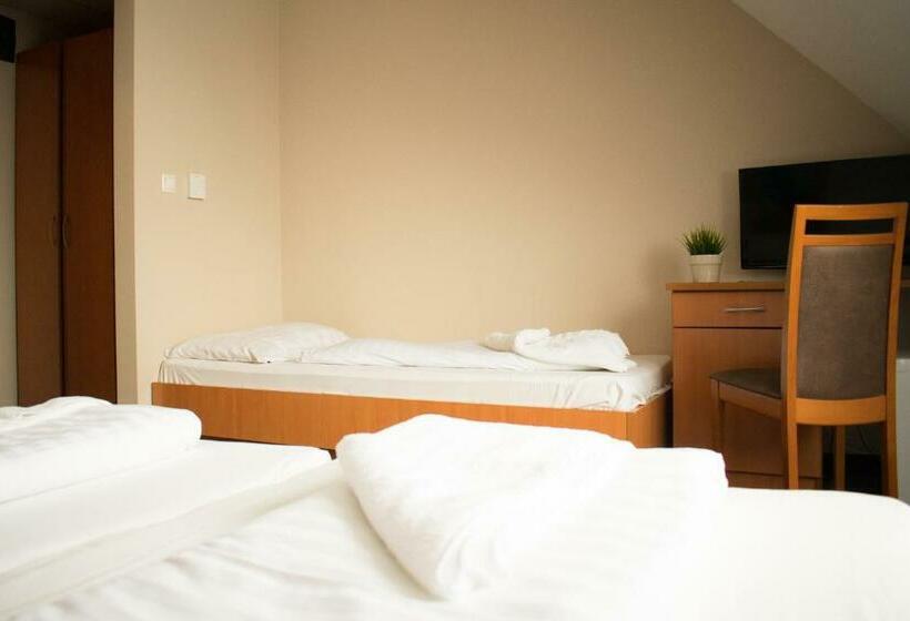 트리플 클래식 룸, P4w Hotel Residence Szombathely