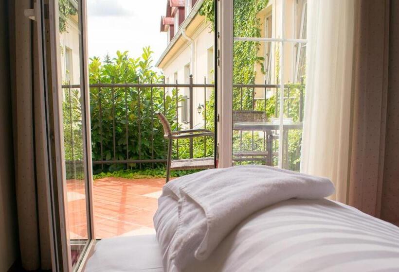 Люкс с Балконом, P4w Hotel Residence Szombathely